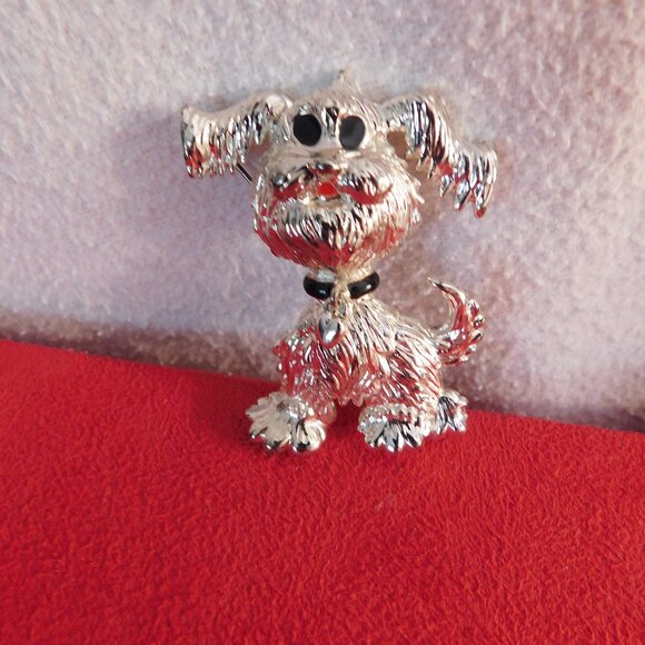 Ladies Dog Brooch - Picture 4 of 4